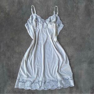 Vintage Hollywood Vassarette by Munsingwear Slip